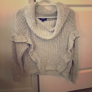 Gray cropped ruffled sweater